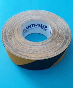 Băng keo cảnh báo màu sọc vàng đen, bản rộng 50mm x 18.3m  H34060050D HESKINS