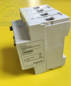 Cầu dao bảo vệ chống rò Easy 9 4p 40A 4.5kA EZ9R34440 schneider-electric