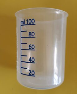 Cốc nhựa PP, vạch xanh 100ml  608081 VITLAB