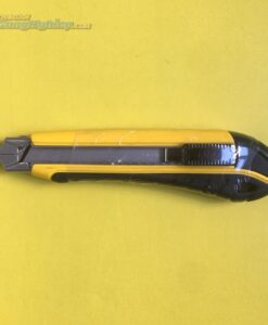 Dao rọc giấy chiều rộng 18mm,  kích thước 18 x 110 x 0.5mm ( rộng x dài x dày )  0-10-480 STANLEY