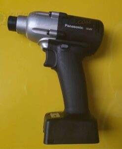 Dụng cụ vặn vít dùng pin  EYFLB1A Panasonic