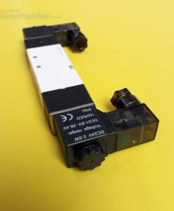 Van điện từ 24V, ren 1/8 inch, cổng 5/3 hoặc 5/2  4V130C-06 24V AIRTAC